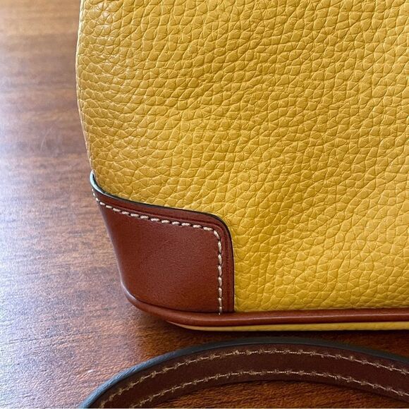 NWOT Dooney & Bourke Pebbled Leather Dandelion Crossbody Purse - Picture 9 of 16